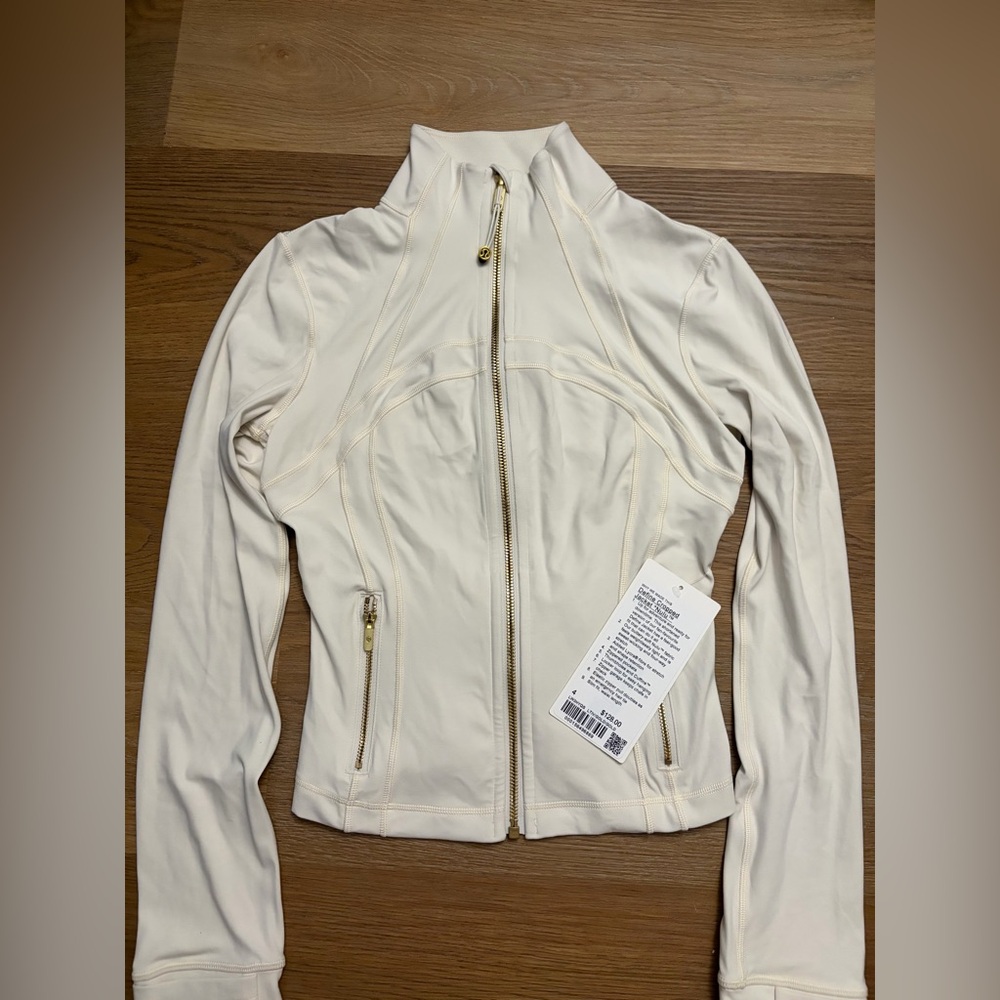 Lululemon Define Cropped Jacket NWT Ivory 4